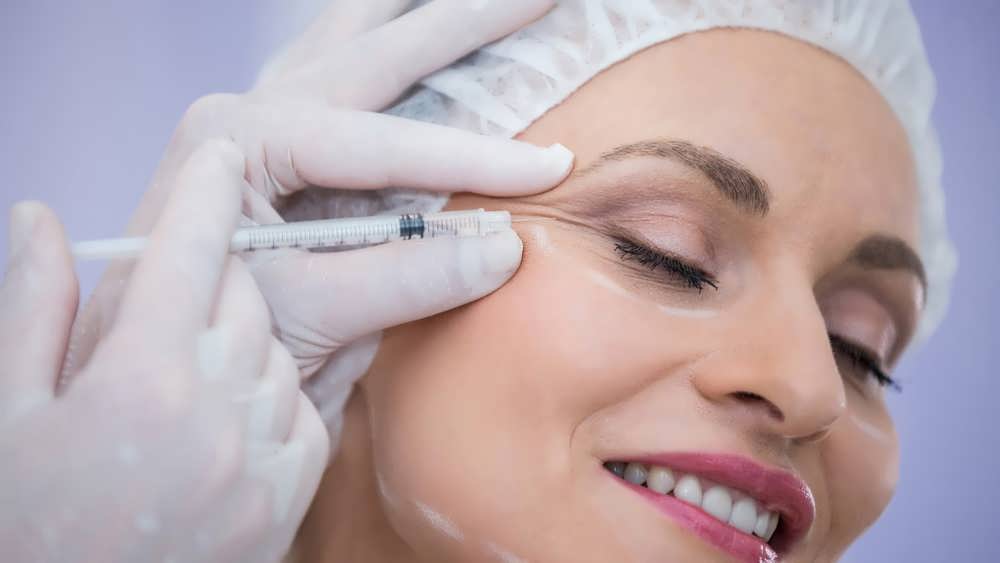 کم عارضه ترین جراحی زیبایی کدام است؟