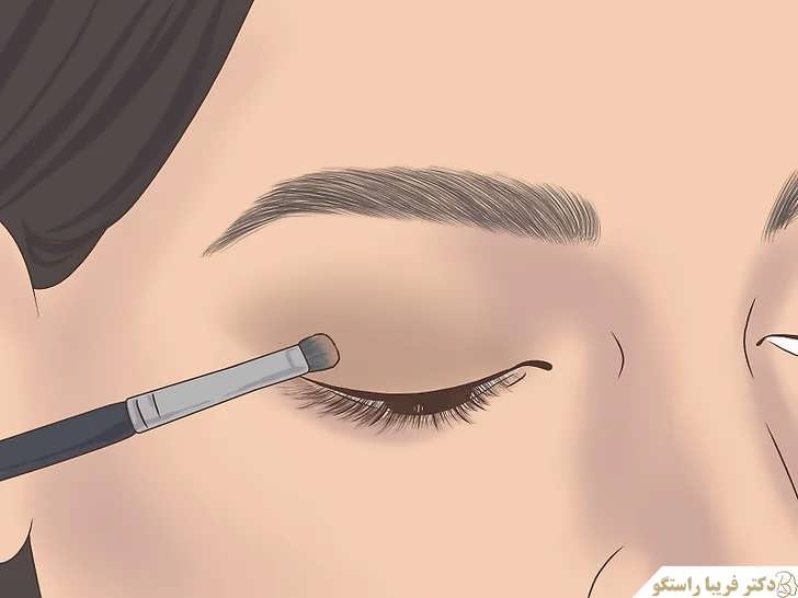 بر روی پلک یک سایه پایه بزنید