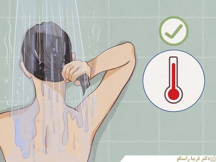 با آب گرم شستشو دهید